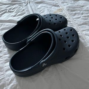 navy blue crocs